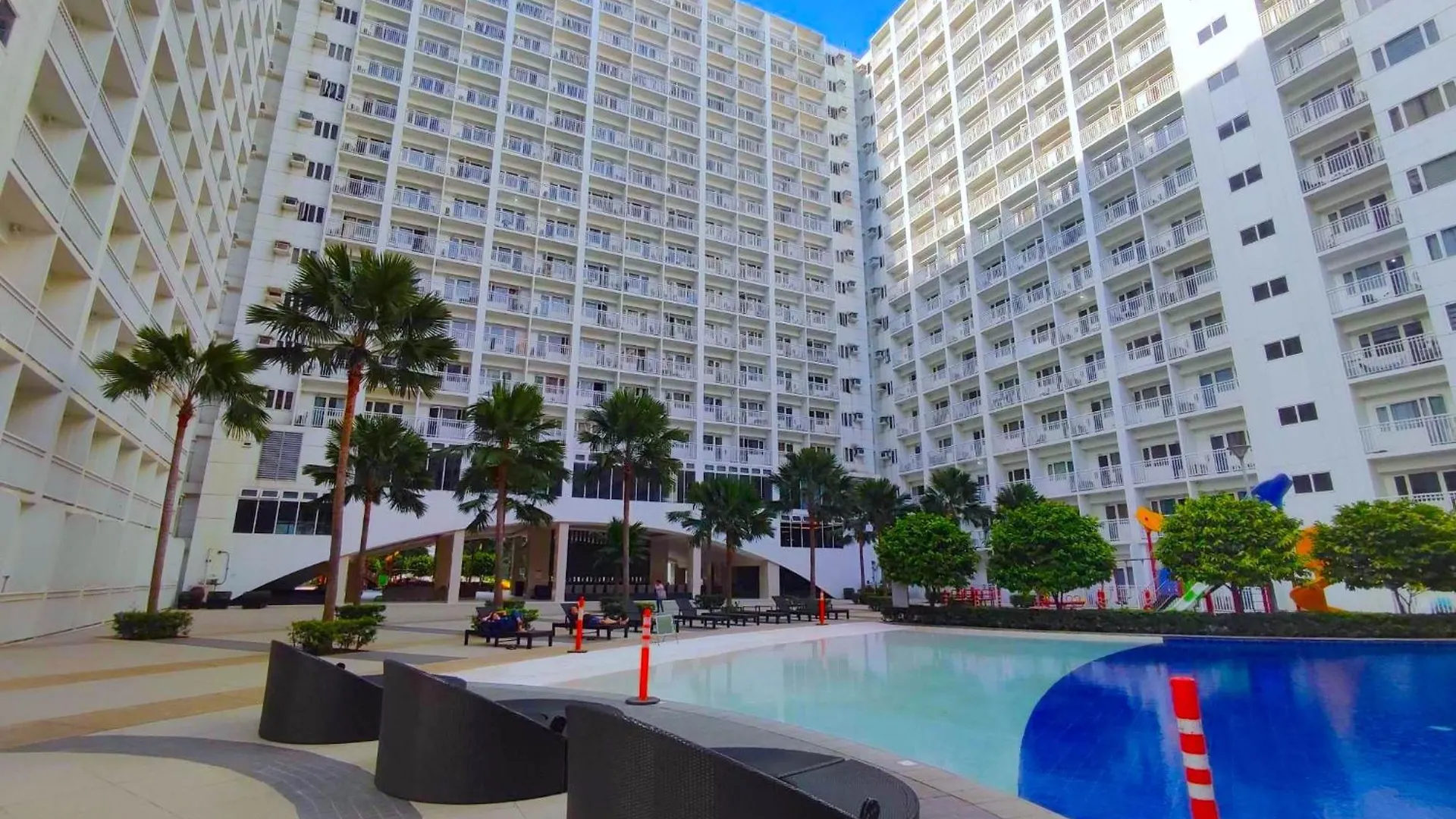 Premier Staycation At Shore 1 Moa By Zurich Property Management Manila Philippines