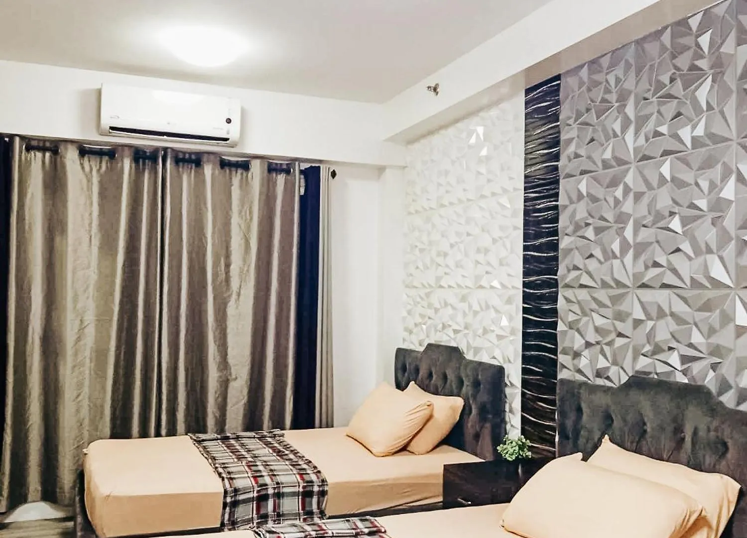 Premier Staycation At Shore 1 Moa By Zurich Property Management Manila Philippines