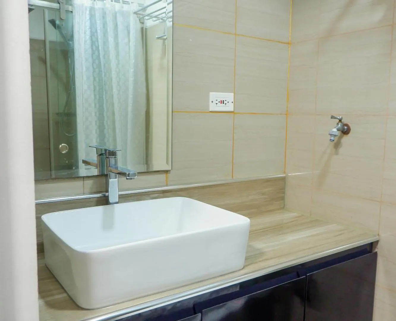 Premier Staycation At Shore 1 Moa By Zurich Property Management Manila Aparthotel